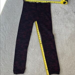 SPANX Kids Leggings in Black and Red Camo